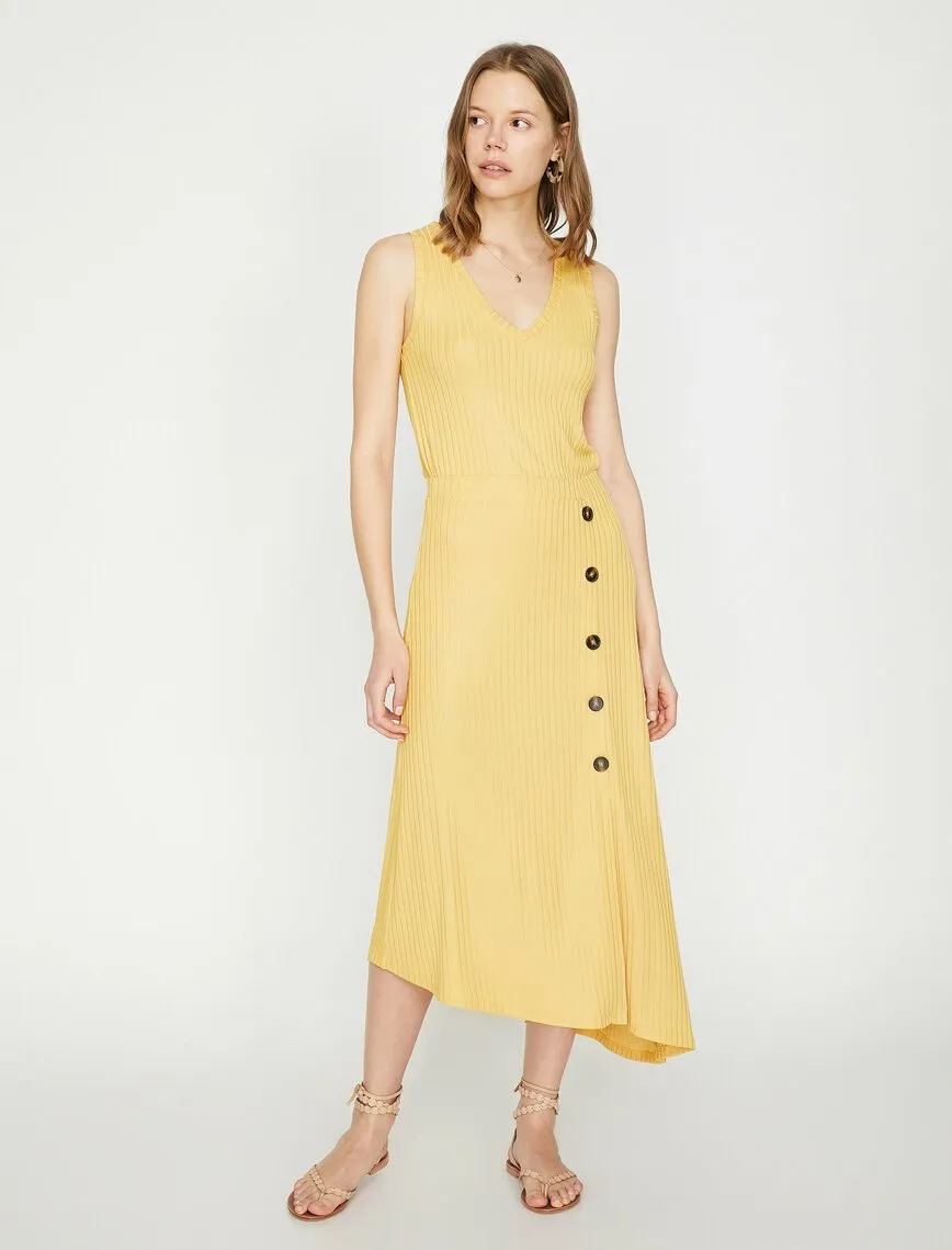 11871 Yellow Button Detailed Midi Skirt