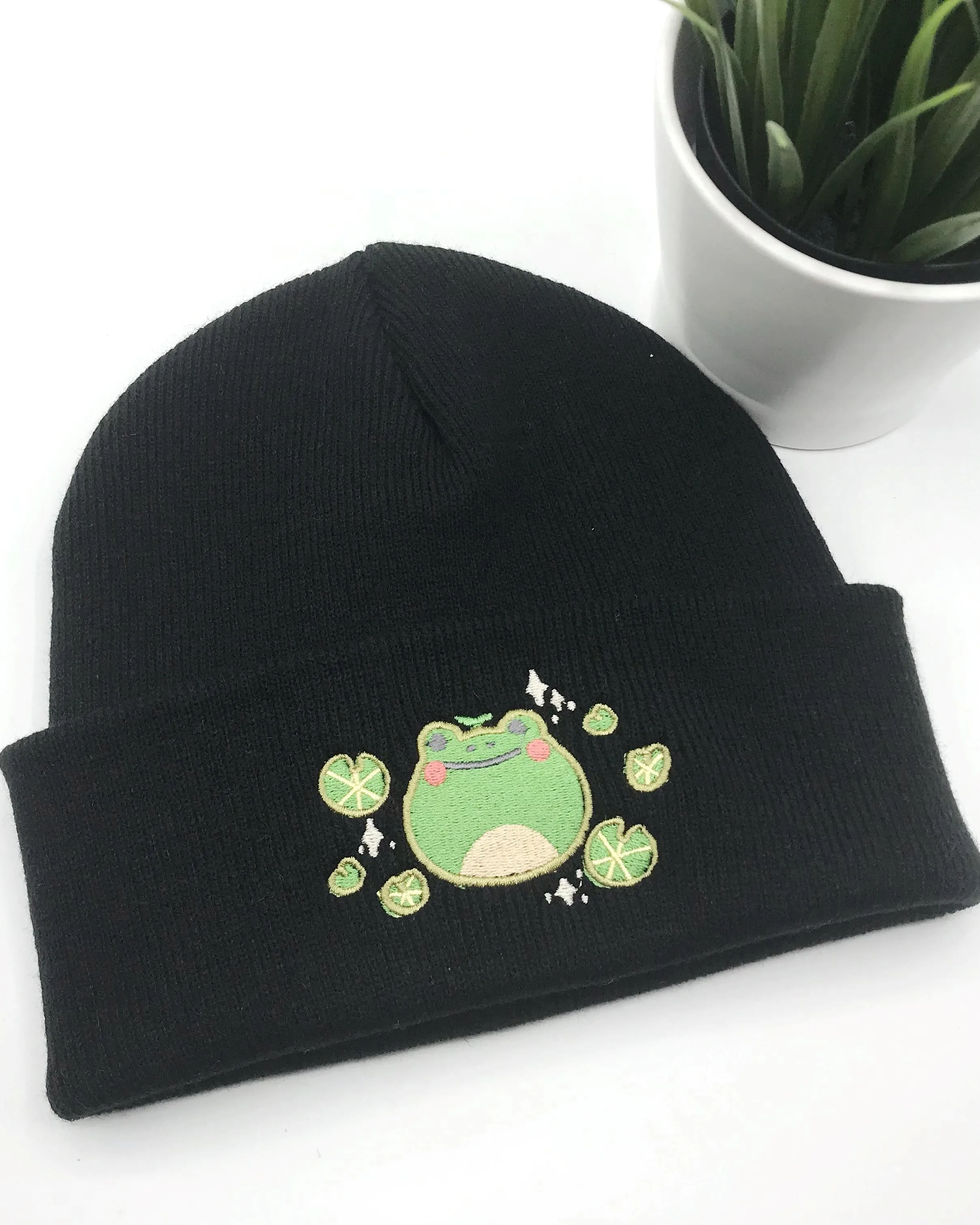 Frog seedling beanie