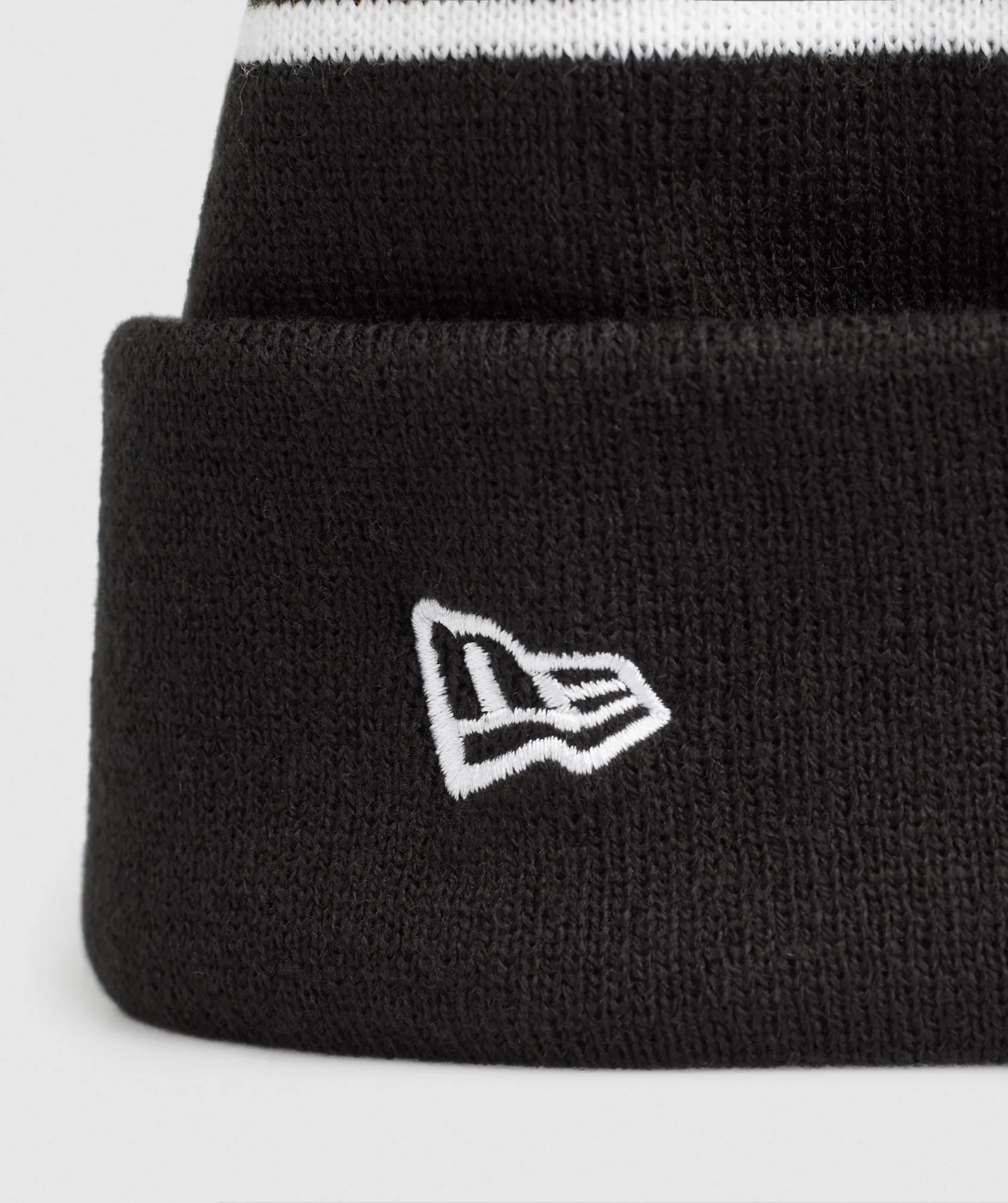 Gymshark New Era Tab Beanie - Black