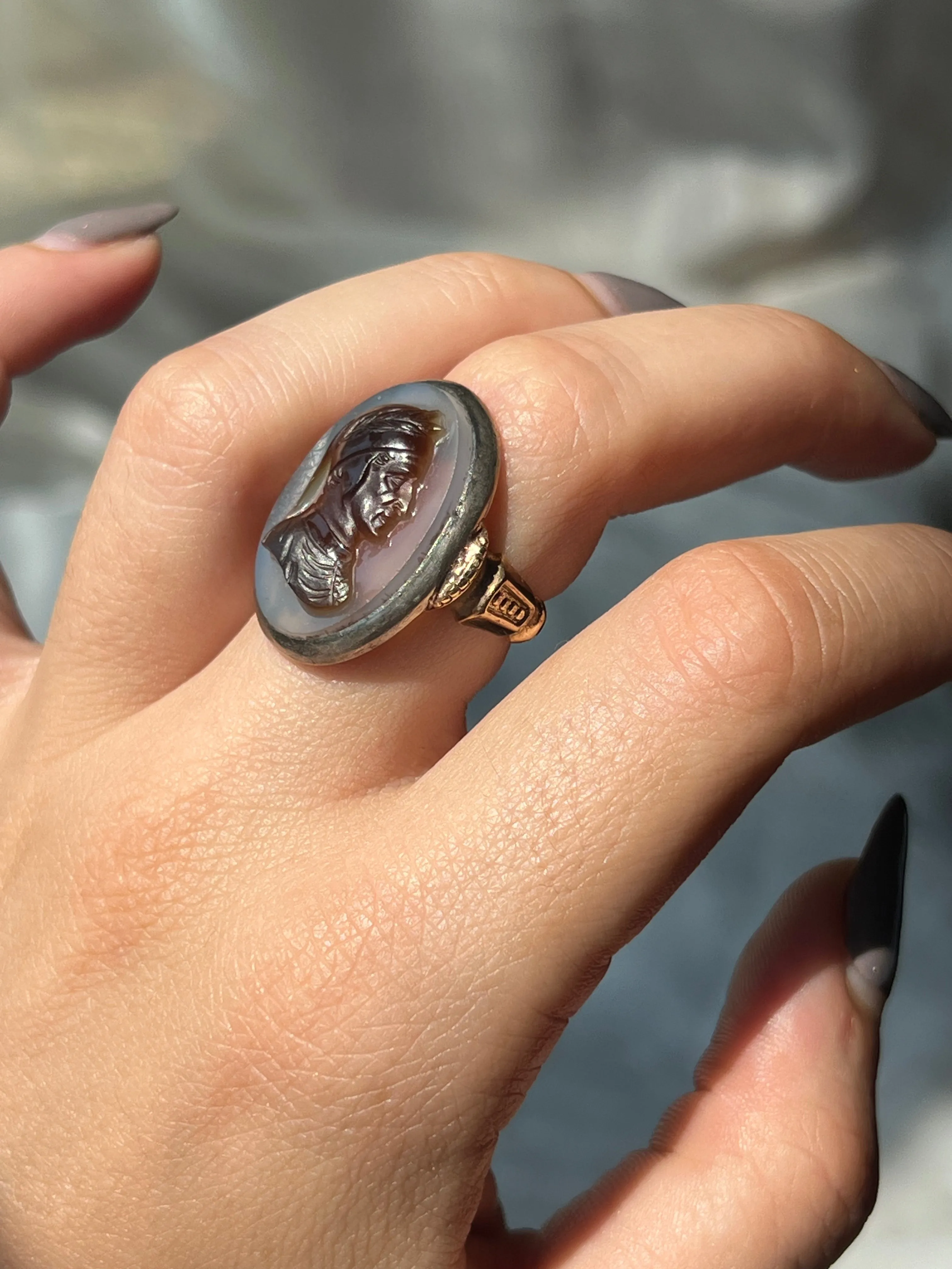 Outstanding Cameo of Dante Algheri in Two Toned Agate