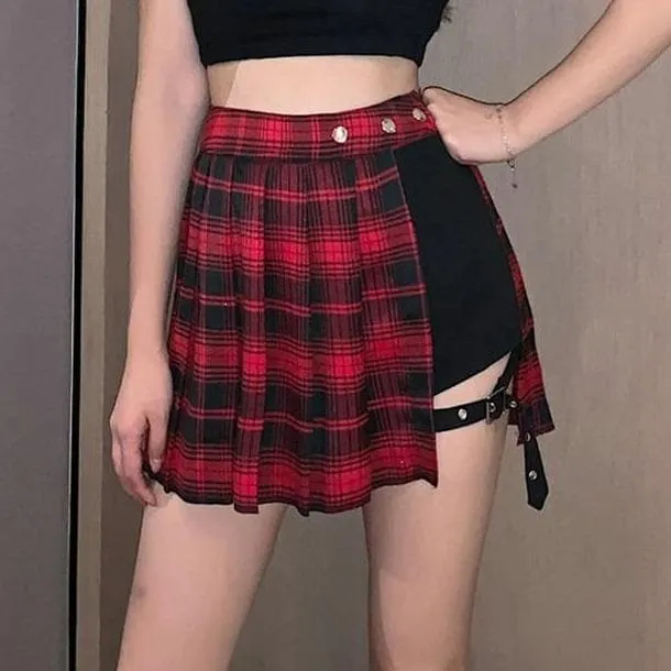 Pleated Skorts (Skirt x Shorts) with Rivet Accents