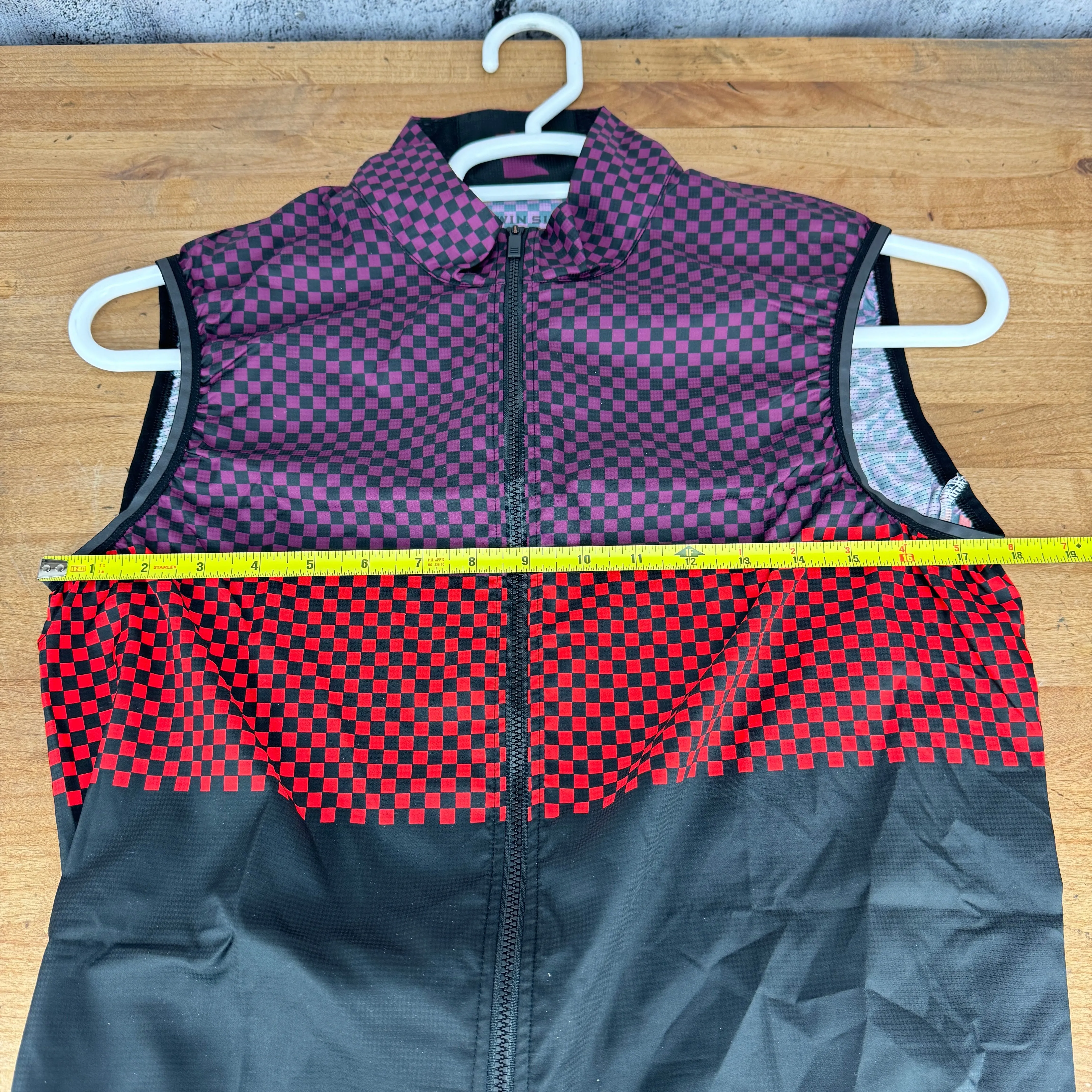 Twin Six Cat 6 Wind Vest Men's Small Zip Up Cycling Gilet Red Checkered